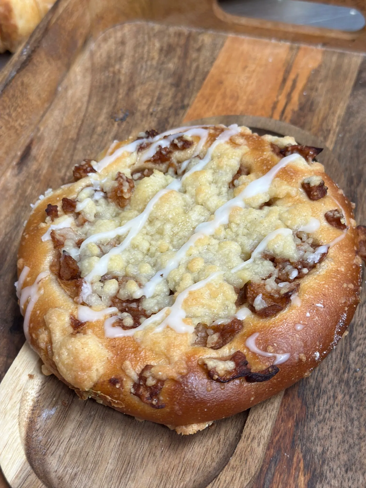 Zdjęcie produktu: Drożdżówka z prażonymi jabłkami i cynamonem